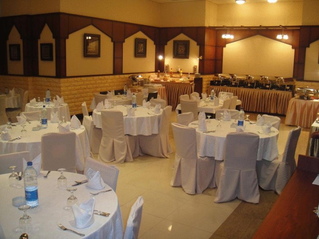 L'Arabia Hotel apartamentos Abu Dabi Restaurante foto